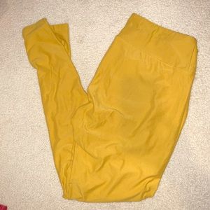 LulaRoe TC leggings.